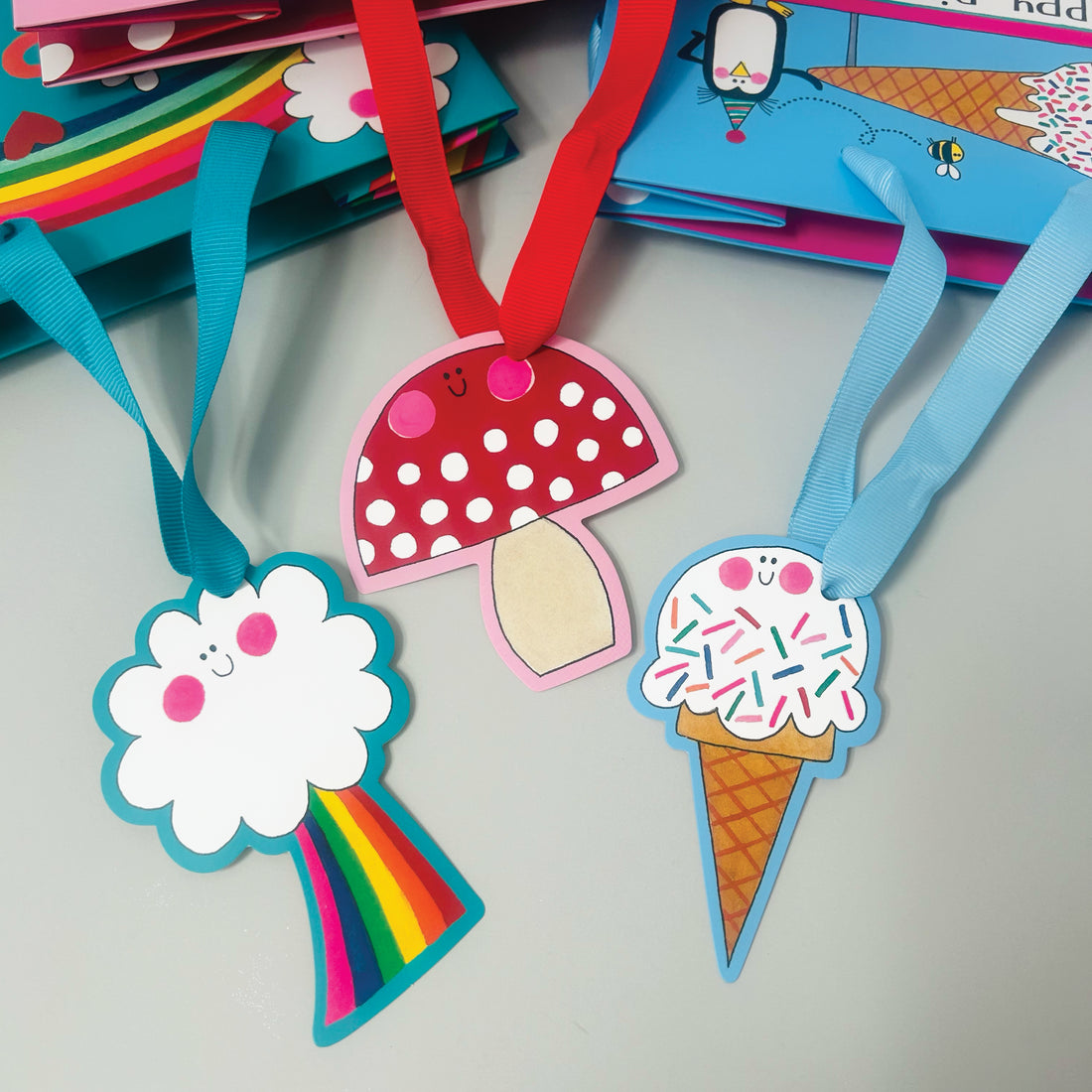 Pre order - Medium Gift Bag - Rainbow, Flowers &amp; Bees/Happy Birthday